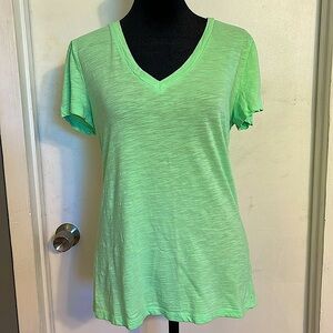 NWOT Universal Thread V Neck Tee. Size medium